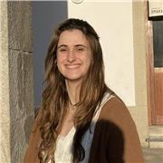 Estudiante imparte clases para ayudar con los deberes de variadas asignaturas y otras dudas